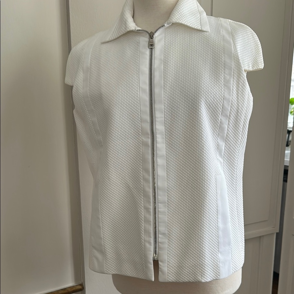 White Textured Zip-Up  sleeves less jacket